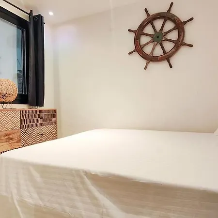 Loubet Plage - Spacieux Avec Jardin Апартаменты *